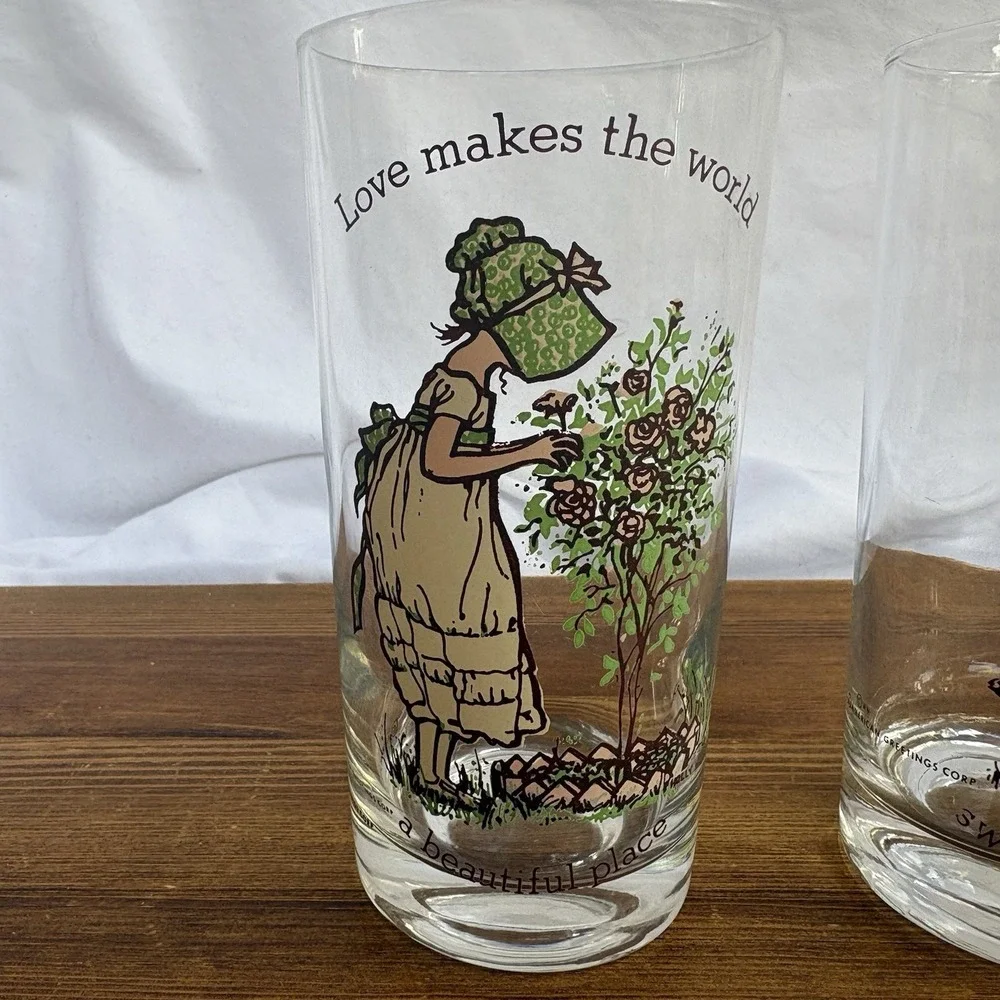 Vintage Holly Hobbie American Greetings Set of 2 Drinking Glasses Tumblers